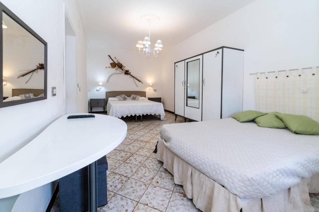 B&B Shardana Sennori Bagian luar foto